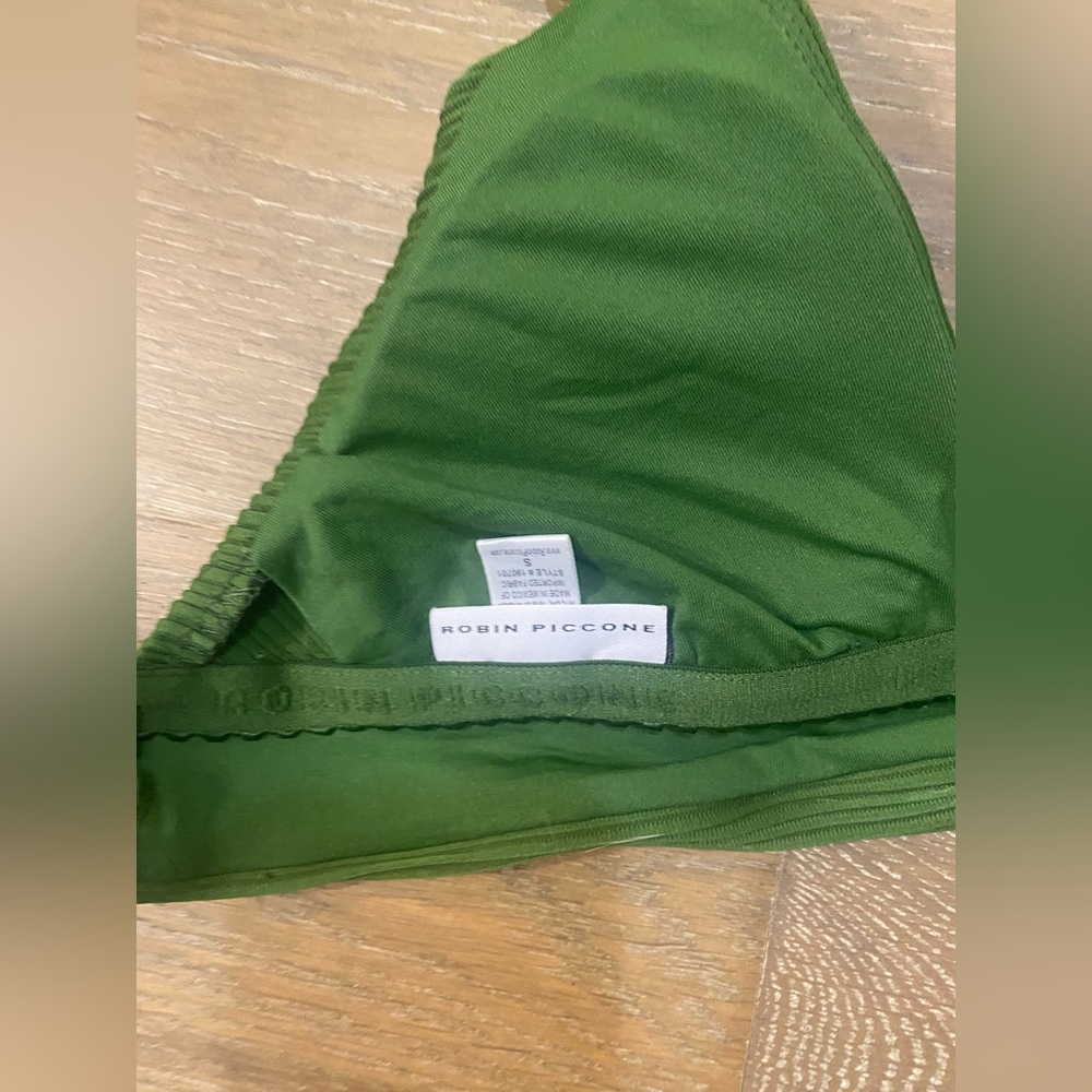 NWOT Robin Piccone Basil Green Lily Ribbed Bikini Swim Top Adjustable Padded S - Picture 4 of 5